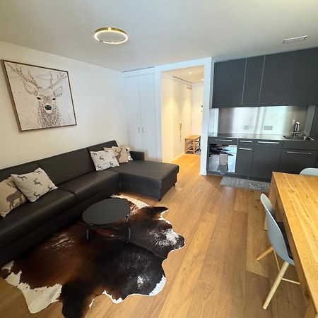 Beautiful Sunny New 1 Bed Apt Flims Ngoại thất bức ảnh