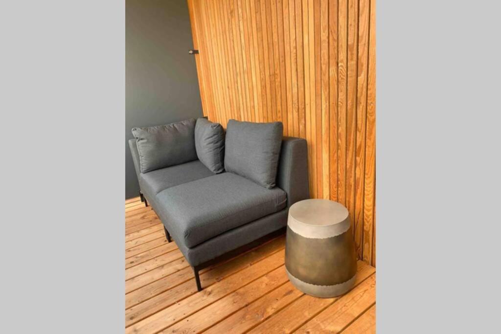 Beautiful Sunny New 1 Bed Apt Flims Ngoại thất bức ảnh