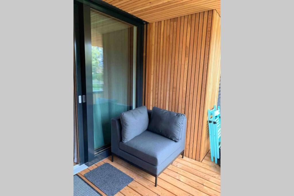 Beautiful Sunny New 1 Bed Apt Flims Ngoại thất bức ảnh
