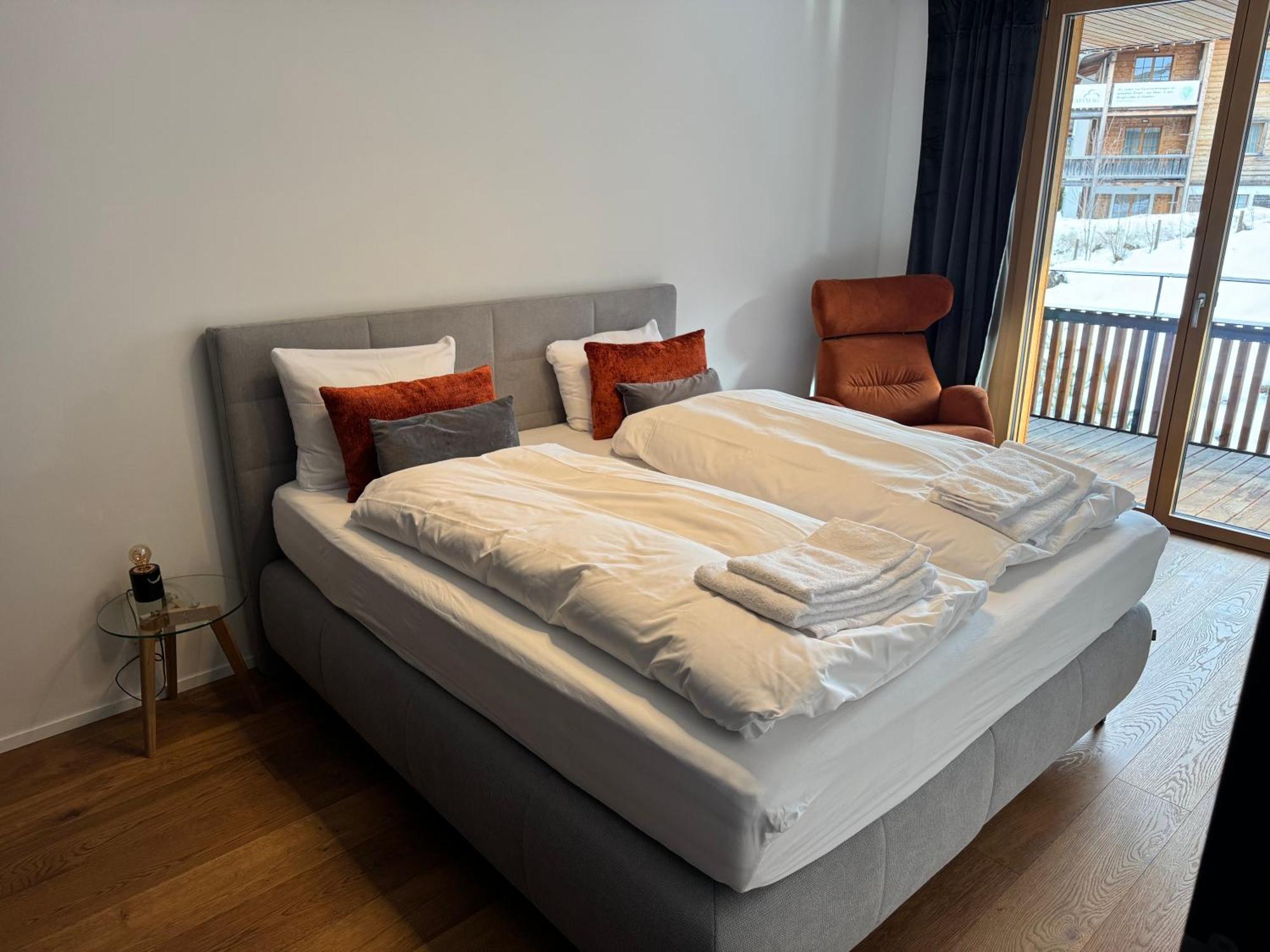 Beautiful Sunny New 1 Bed Apt Flims Ngoại thất bức ảnh