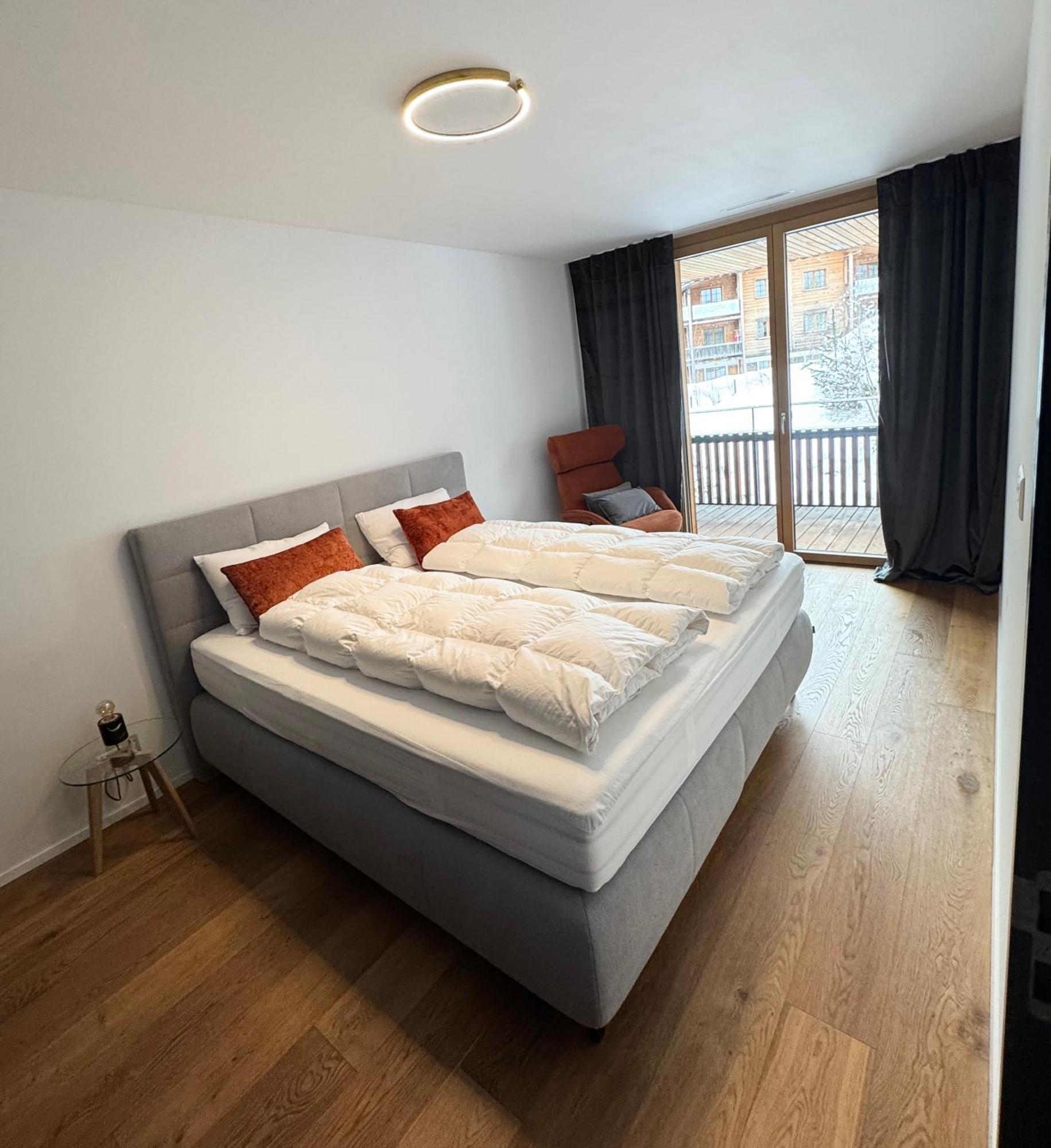 Beautiful Sunny New 1 Bed Apt Flims Ngoại thất bức ảnh