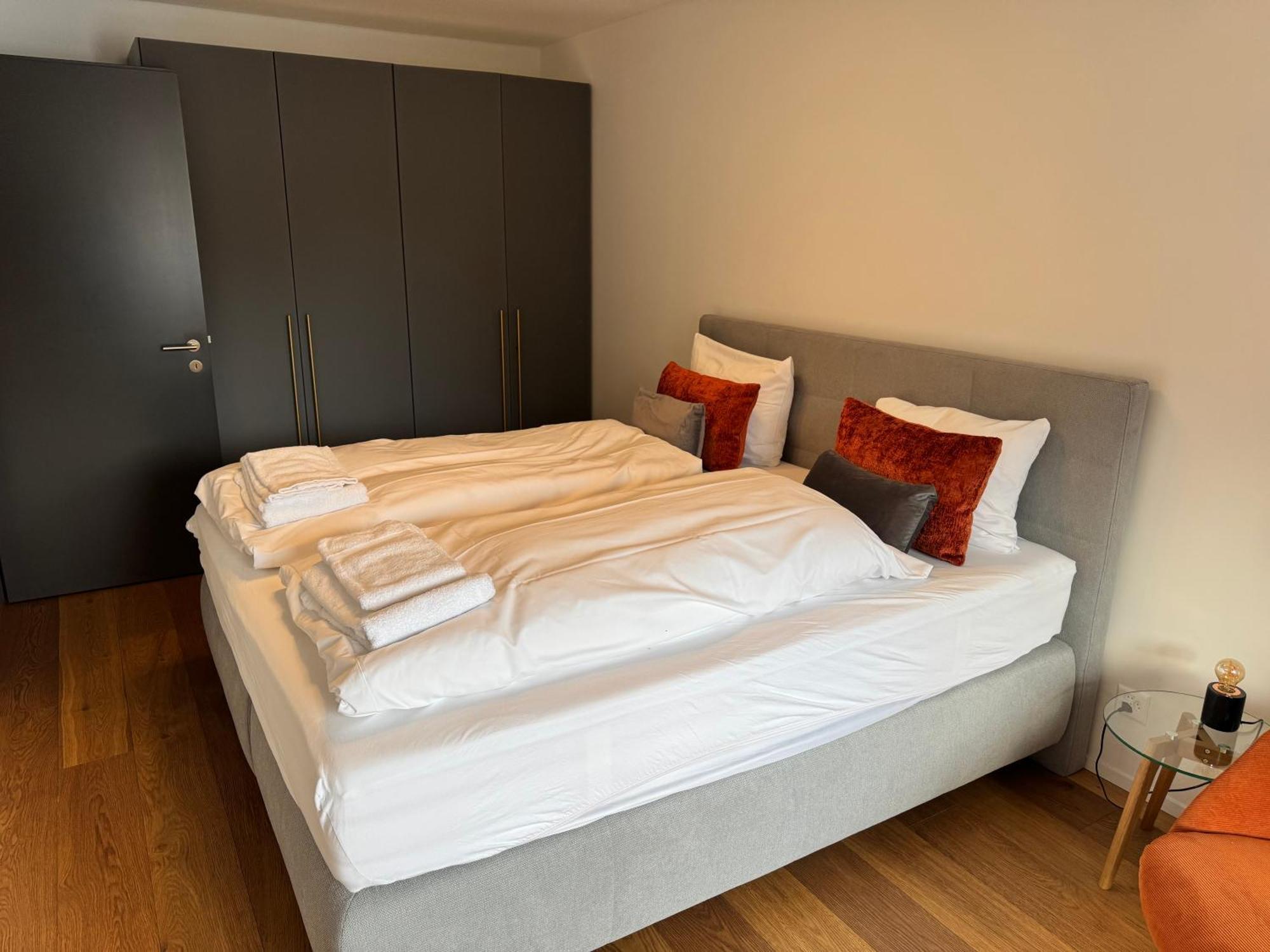 Beautiful Sunny New 1 Bed Apt Flims Ngoại thất bức ảnh